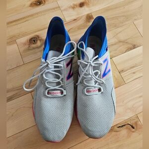 New Balance Roav size 7